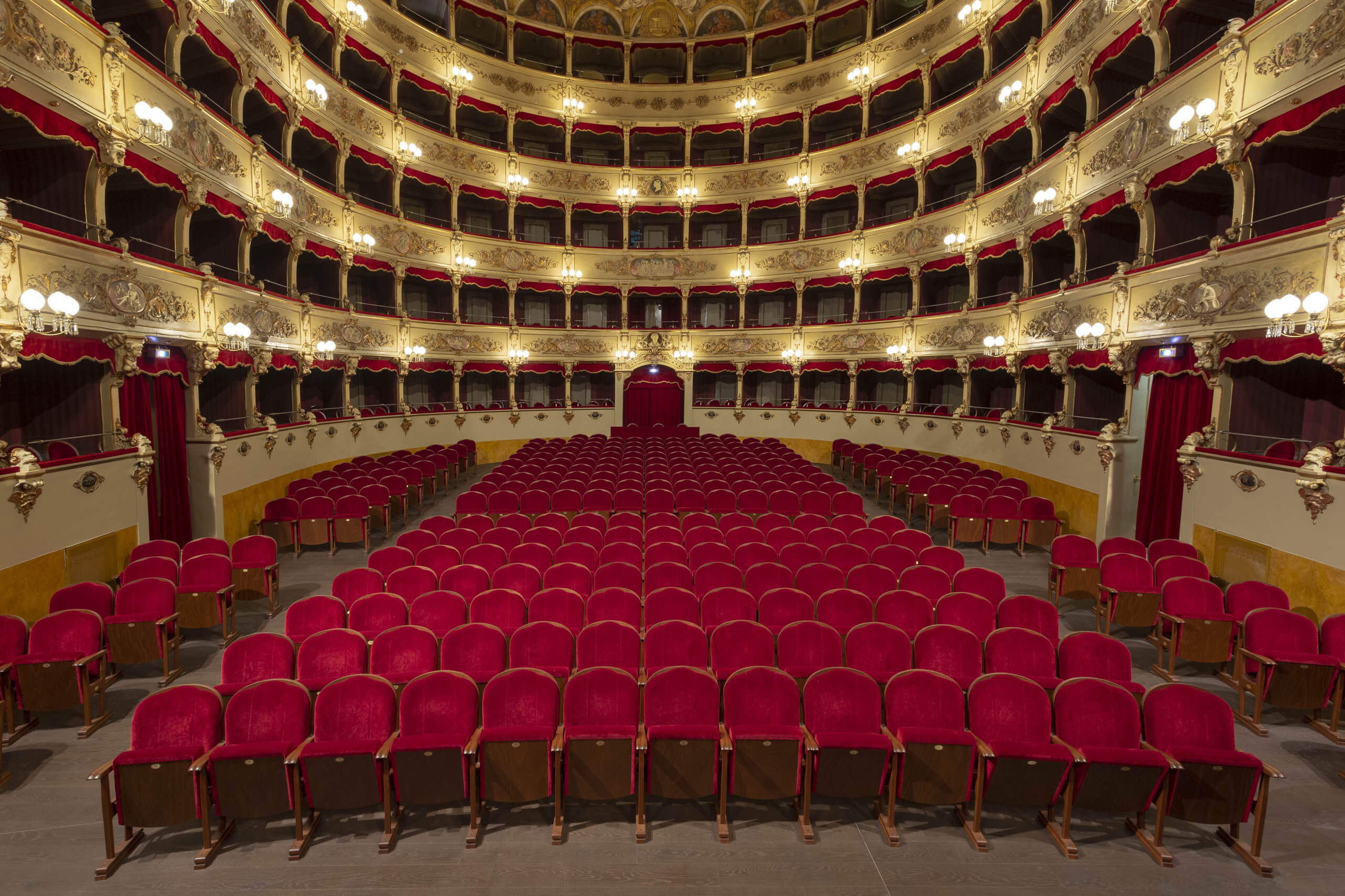 Poltrone e sedute Teatro Morlacchi